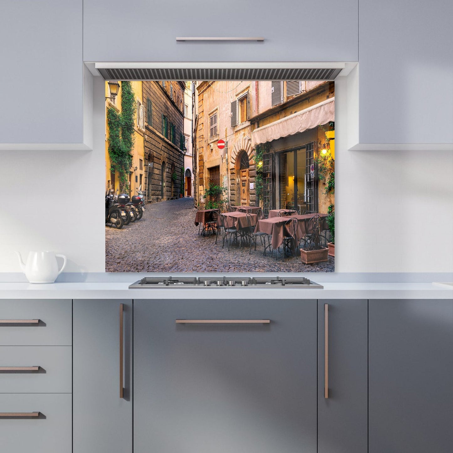 Cozy Rome Street Kitchen Splashback