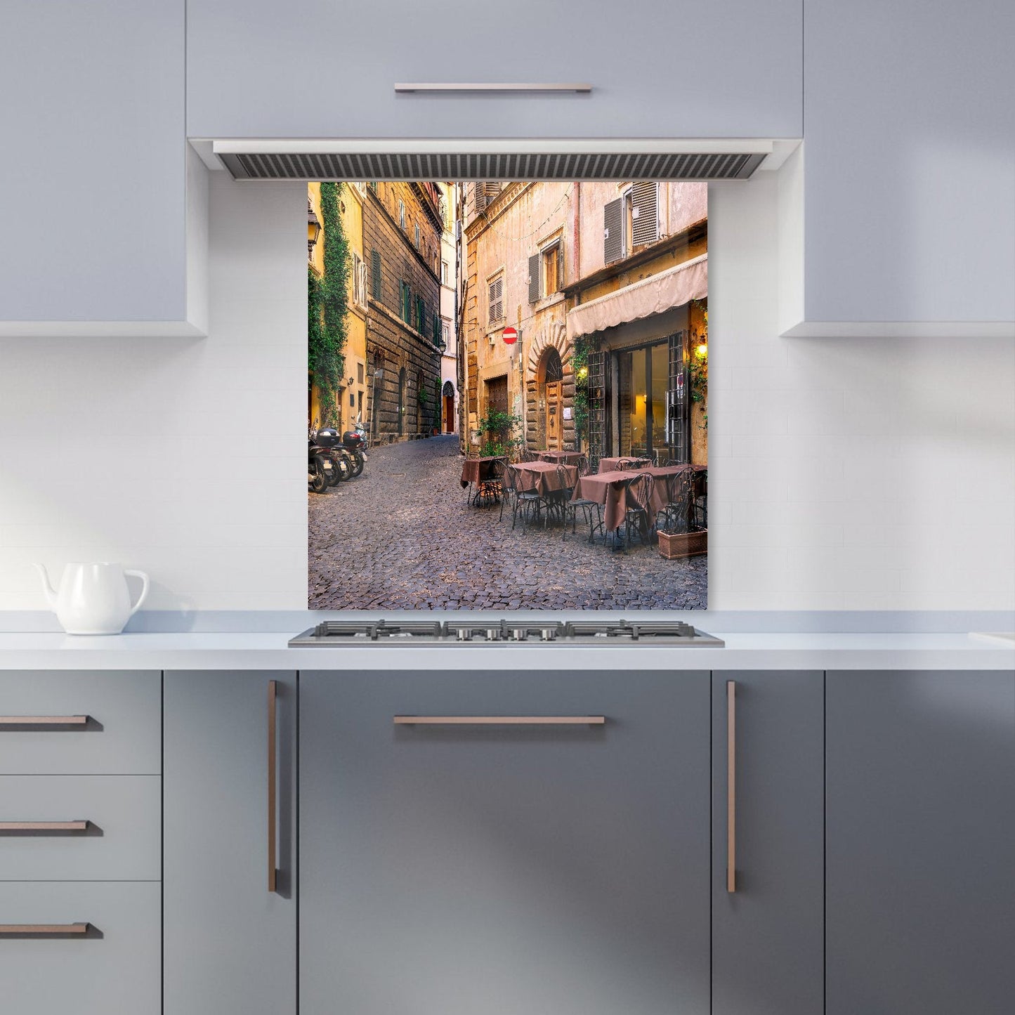 Cozy Rome Street Kitchen Splashback